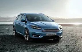 Auto Kofferraummatten für Ford Focus IV Hatchback 2018-2023,Kofferraum  Antirutschmatte Kratzfest verschleißfest Kofferraumschutz  Zubehör,C/Black-red